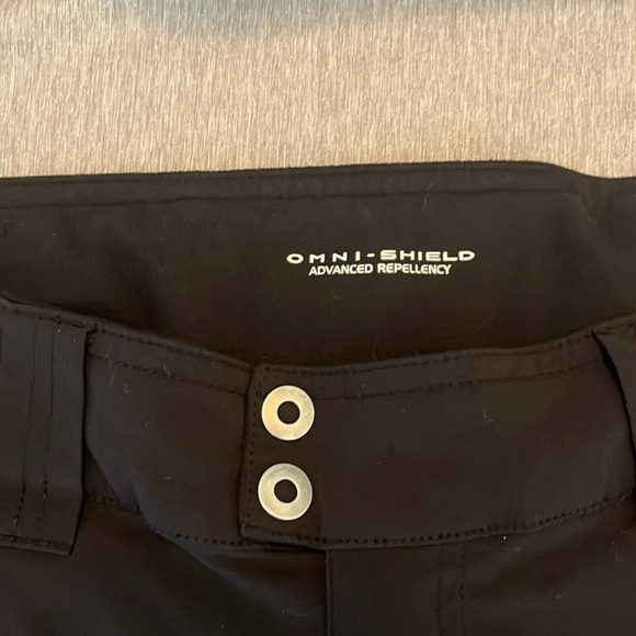 Columbia Women's Omni-Shield Climber Canyon Stretch Shorts size 10 Black - Picture 3 of 9